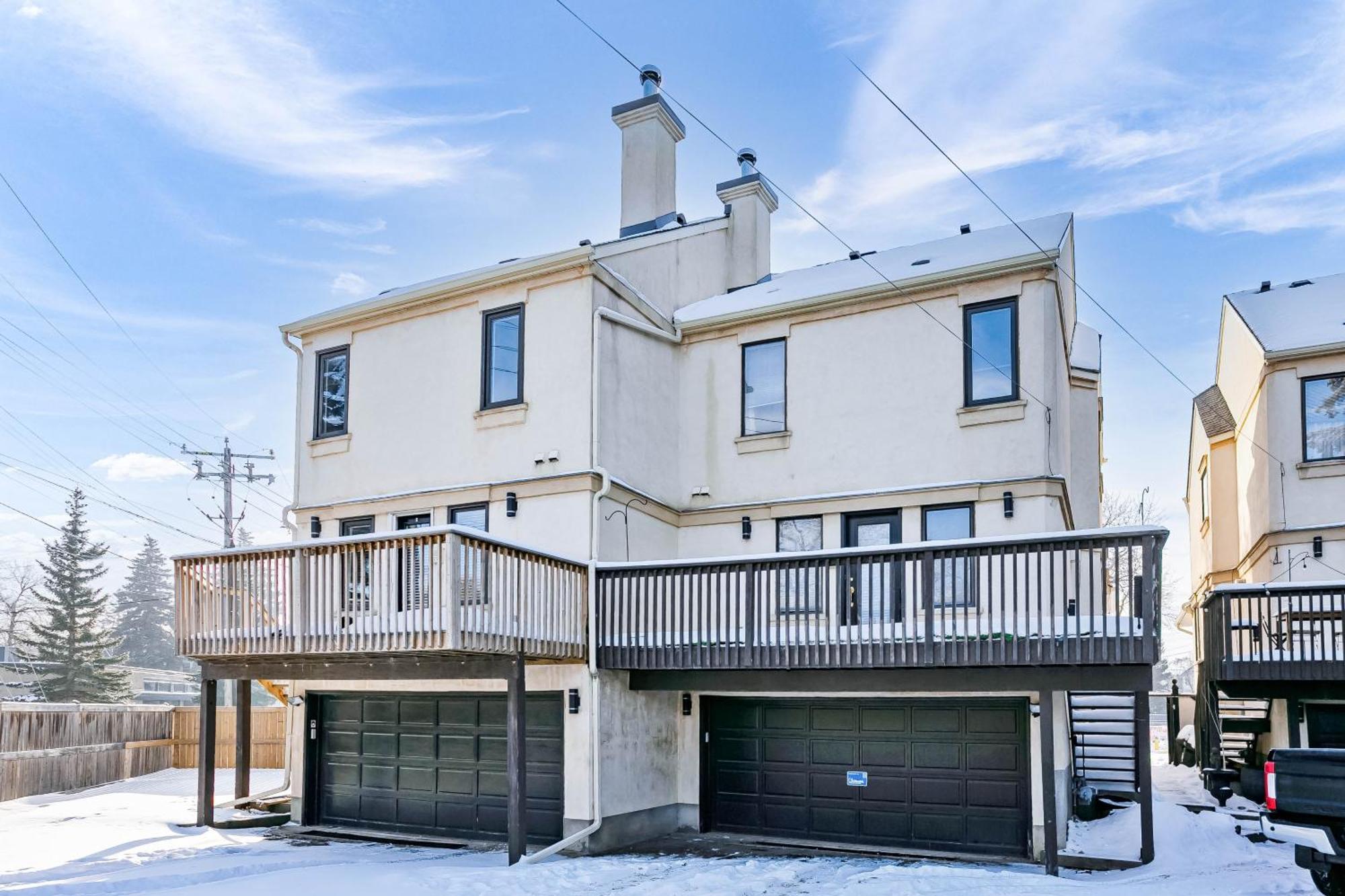 Chic 4bdrm Home-king Bed-airhockey-mins Dt Apartment *