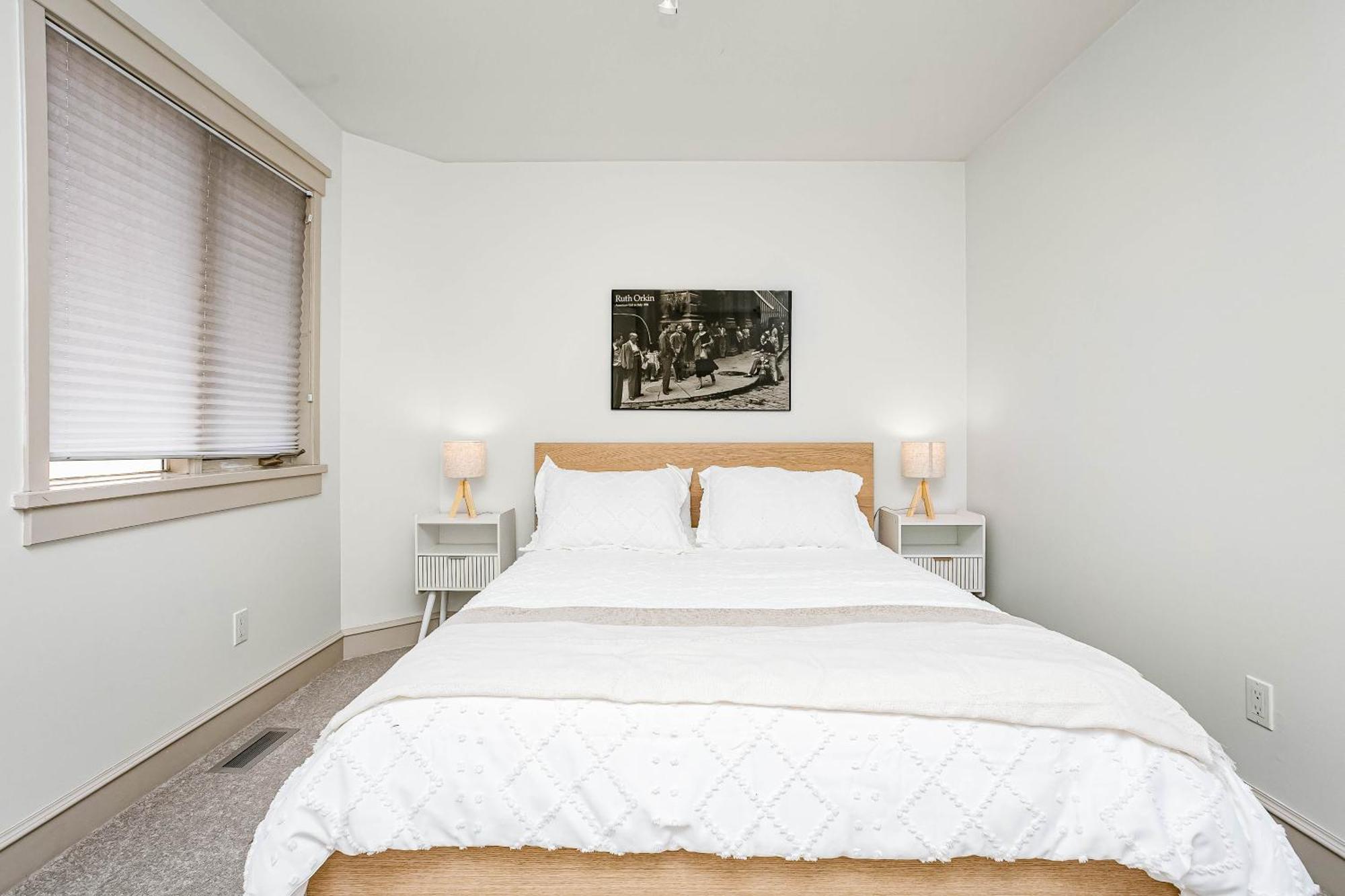 Chic 4bdrm Home-king Bed-airhockey-mins Dt *